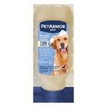 Dry Washing Cat With Flea Shampoo